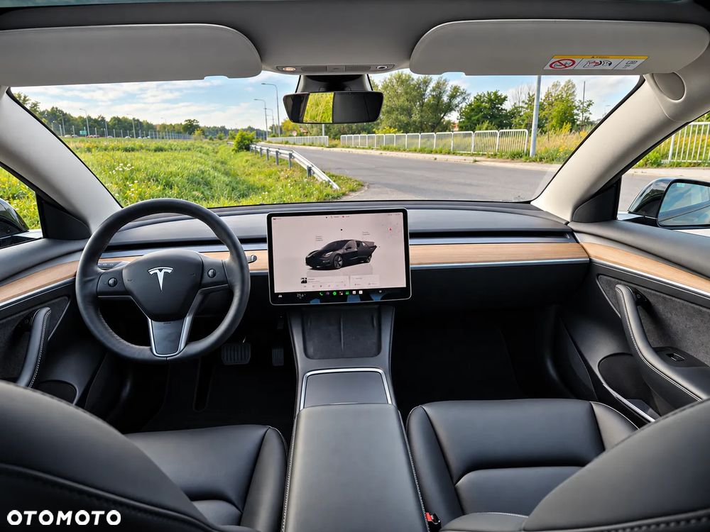 Tesla Model 3 AWD - 11