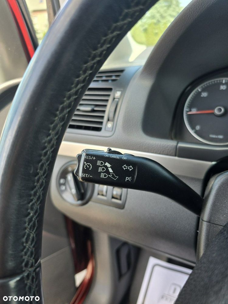 Volkswagen Touran - 29