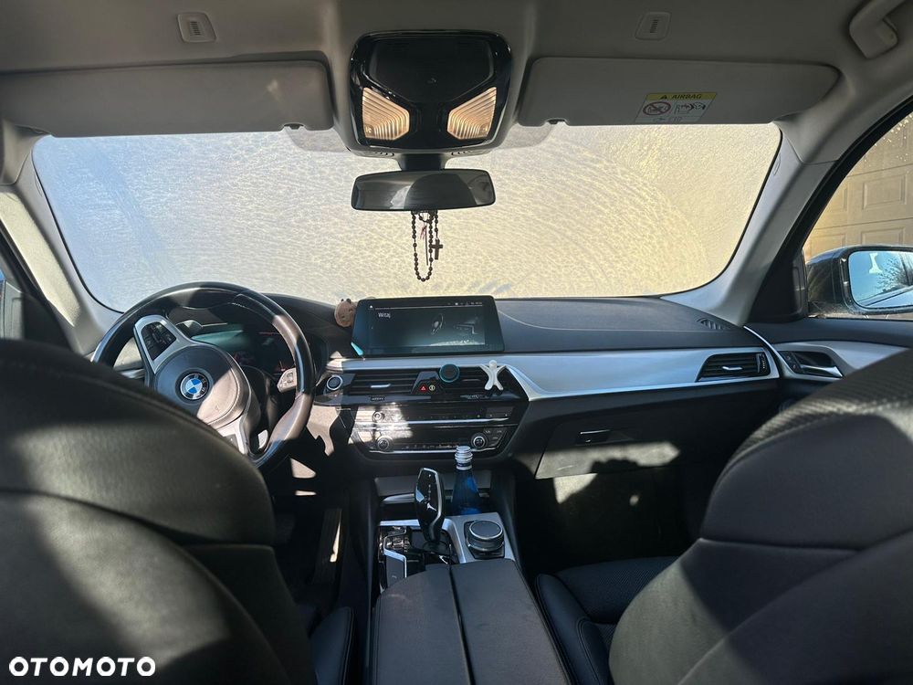 BMW Seria 5 520d xDrive MHEV Sport Line sport - 16