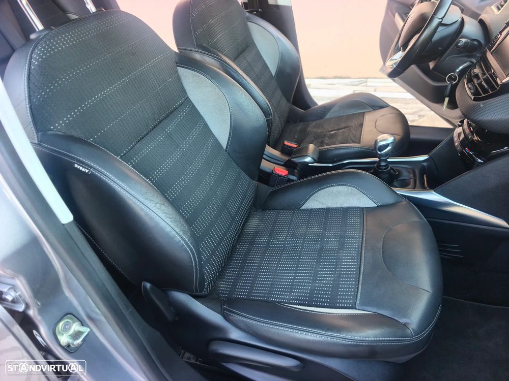 Peugeot 2008 e-HDi FAP 115 STOP & START Allure - 17
