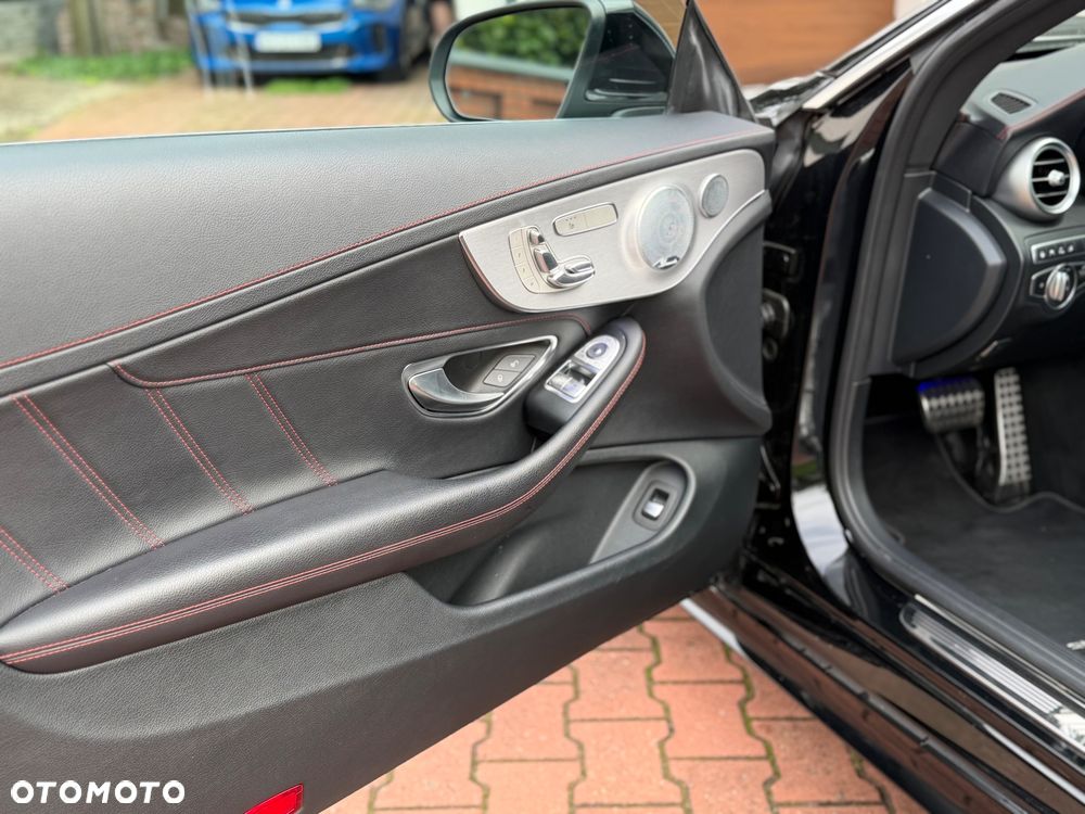 Mercedes-Benz Klasa C AMG 43 4Matic 9G-TRONIC - 24