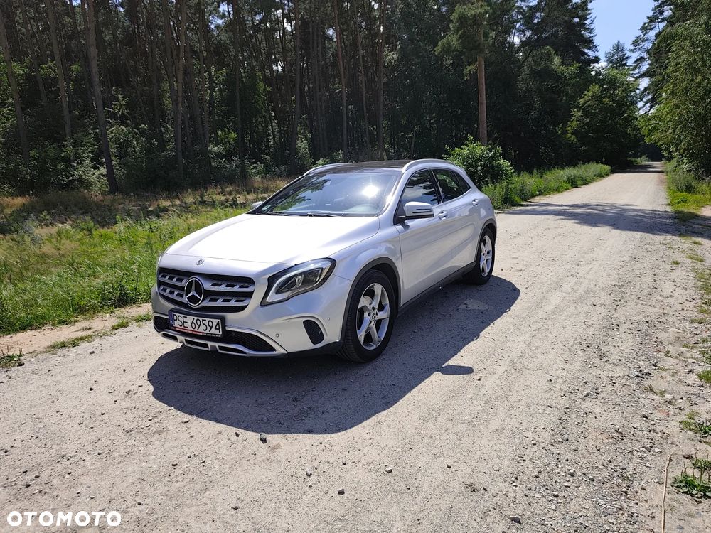Mercedes-Benz GLA 200 7G-DCT UrbanStyle Edition - 3
