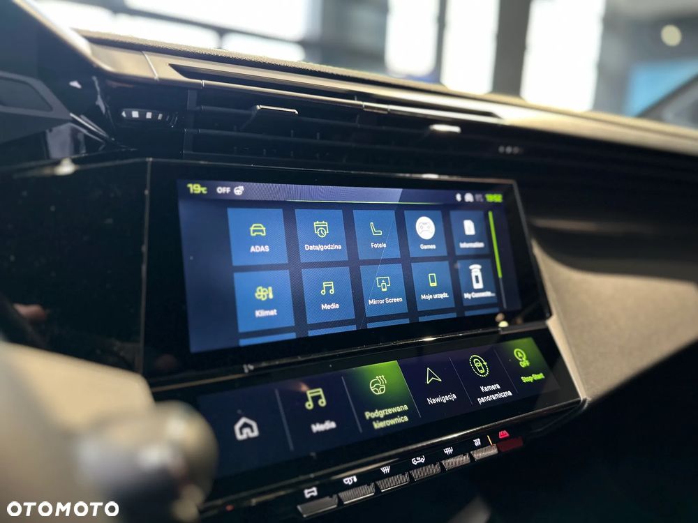 Peugeot 308 1.2 mHEV GT S&S e-DCS6 - 19