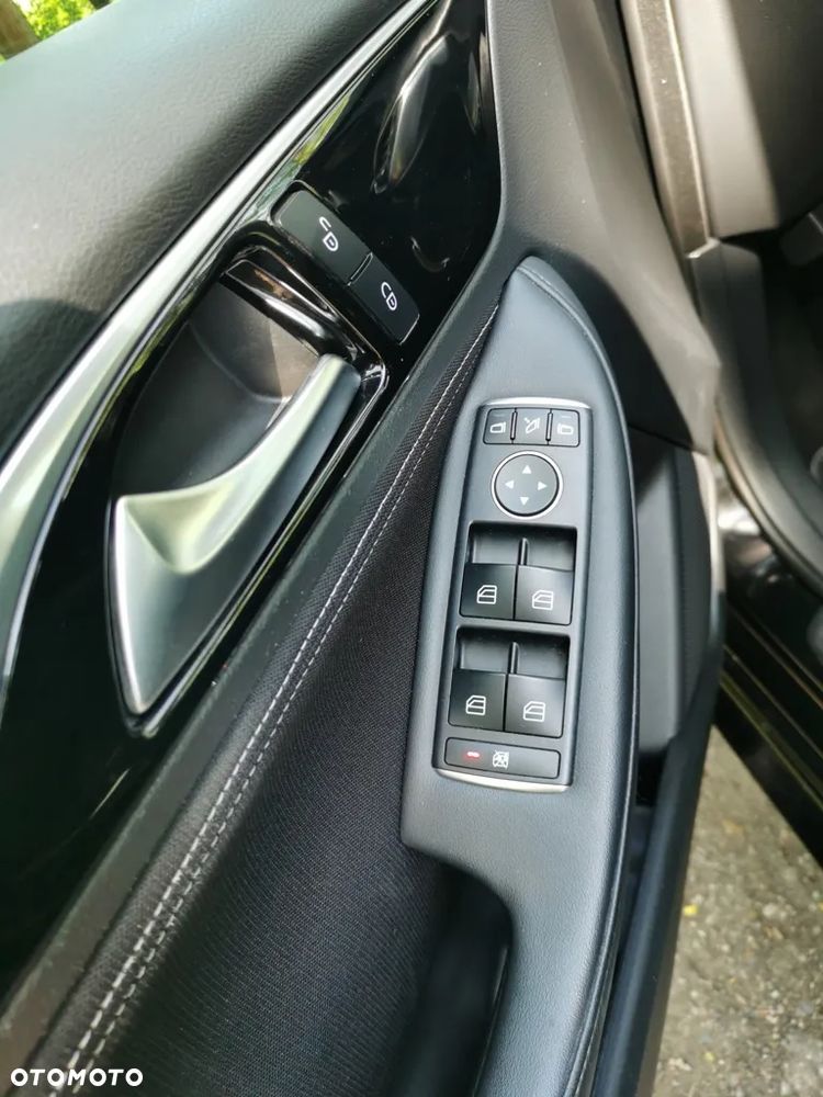 Infiniti Q30 1.5d Premium City Black 7DCT - 14