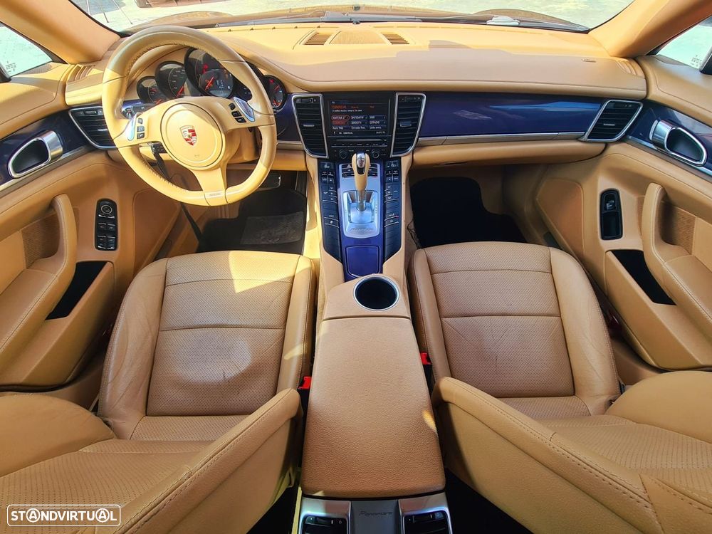 Porsche Panamera - 16