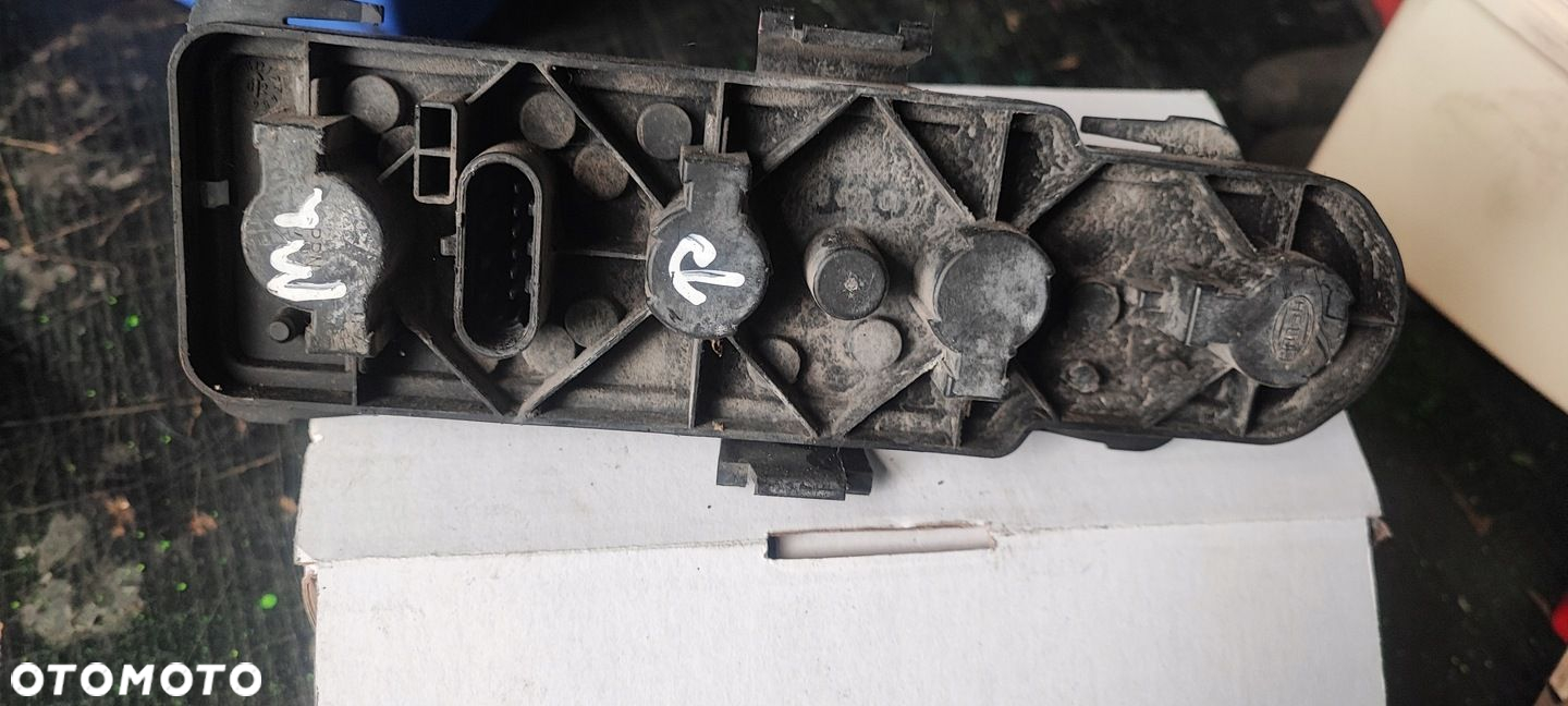 WKŁAD LAMPY PRAWY TYŁ MERCEDES W163 A1638200177 - 2