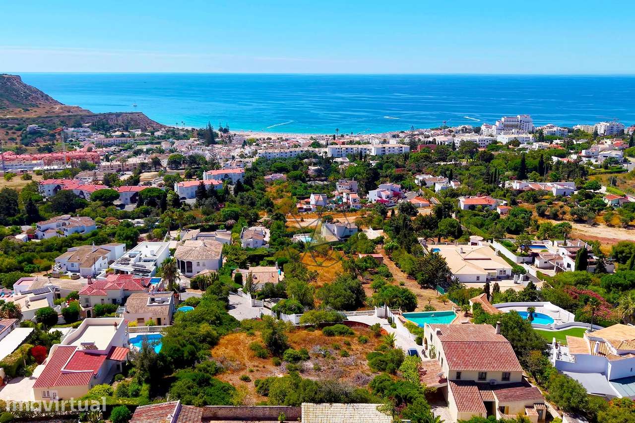 Terreno urbano com vistas para o mar na Praia da Luz, Lagos - Grande imagem: 3/22