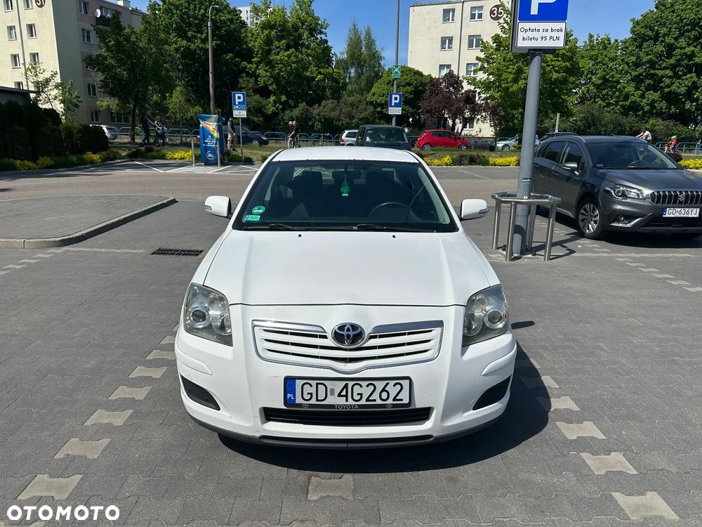 Toyota Avensis 2.0 D-4D Luna - 2