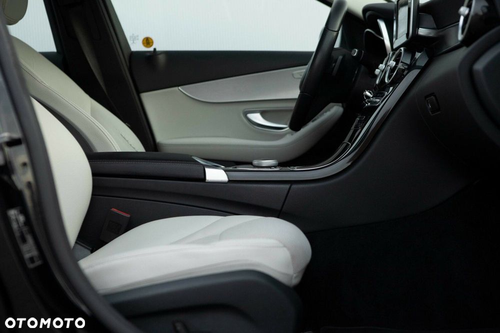 Mercedes-Benz Klasa C - 27