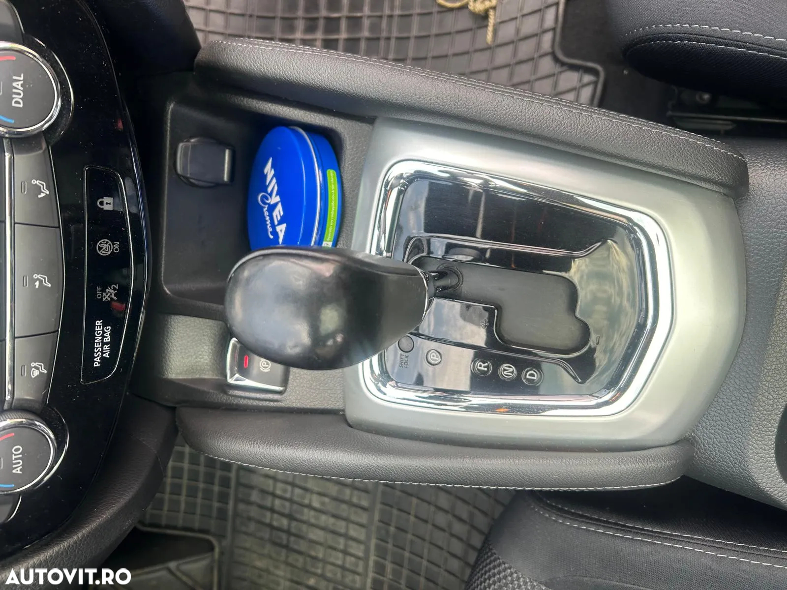 Nissan Qashqai 1.6 DCI Start/Stop X-TRONIC Tekna - 6