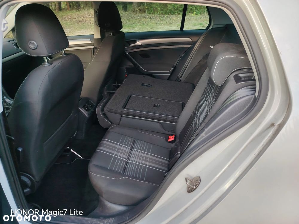 Volkswagen Golf 1.2 TSI BlueMotion Technology DSG Lounge - 9