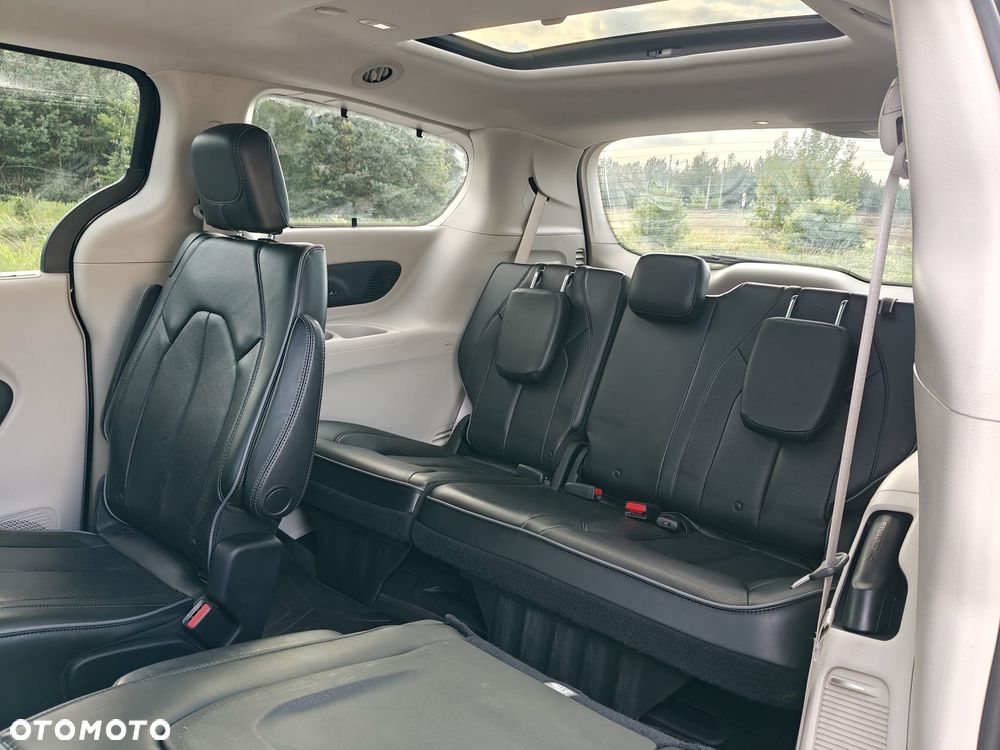 Chrysler Pacifica - 18