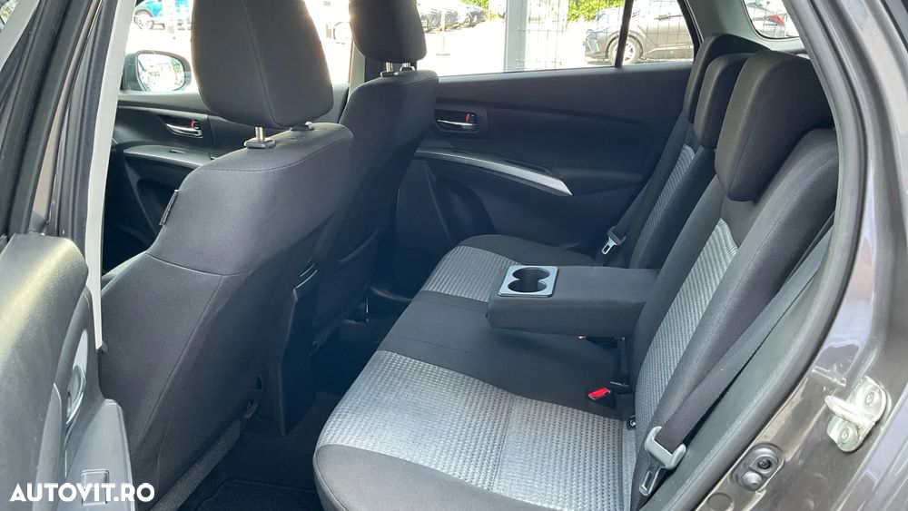 Suzuki S-Cross 1.5 HEV Passion - 12