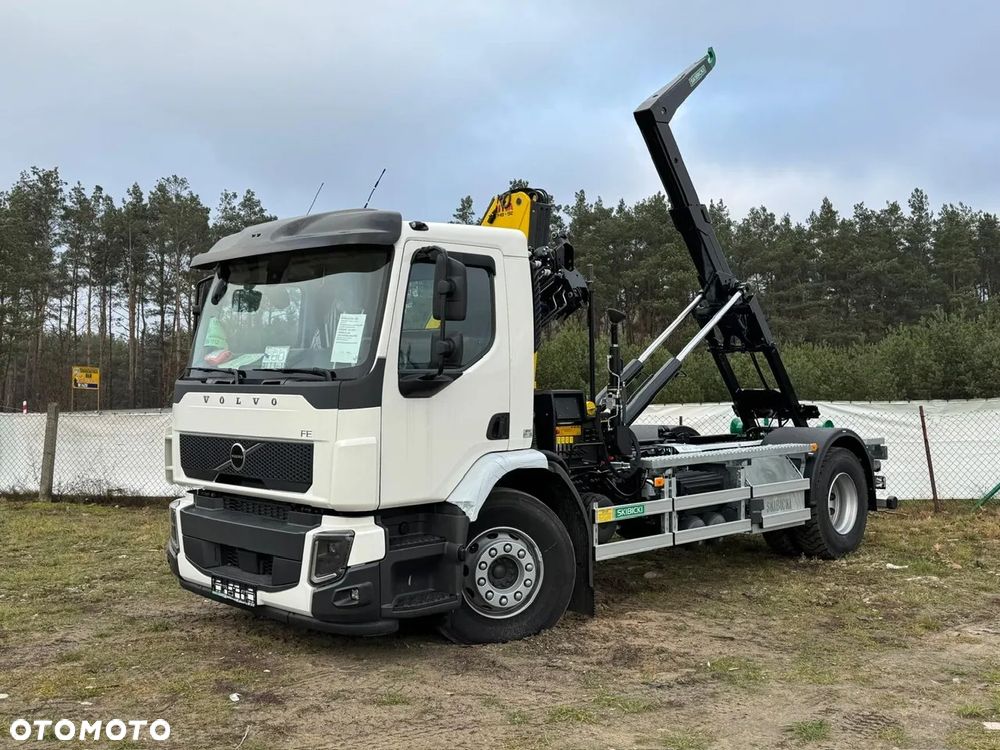 Volvo FE 320 + hak + żuraw (HDS) HYVA - 5