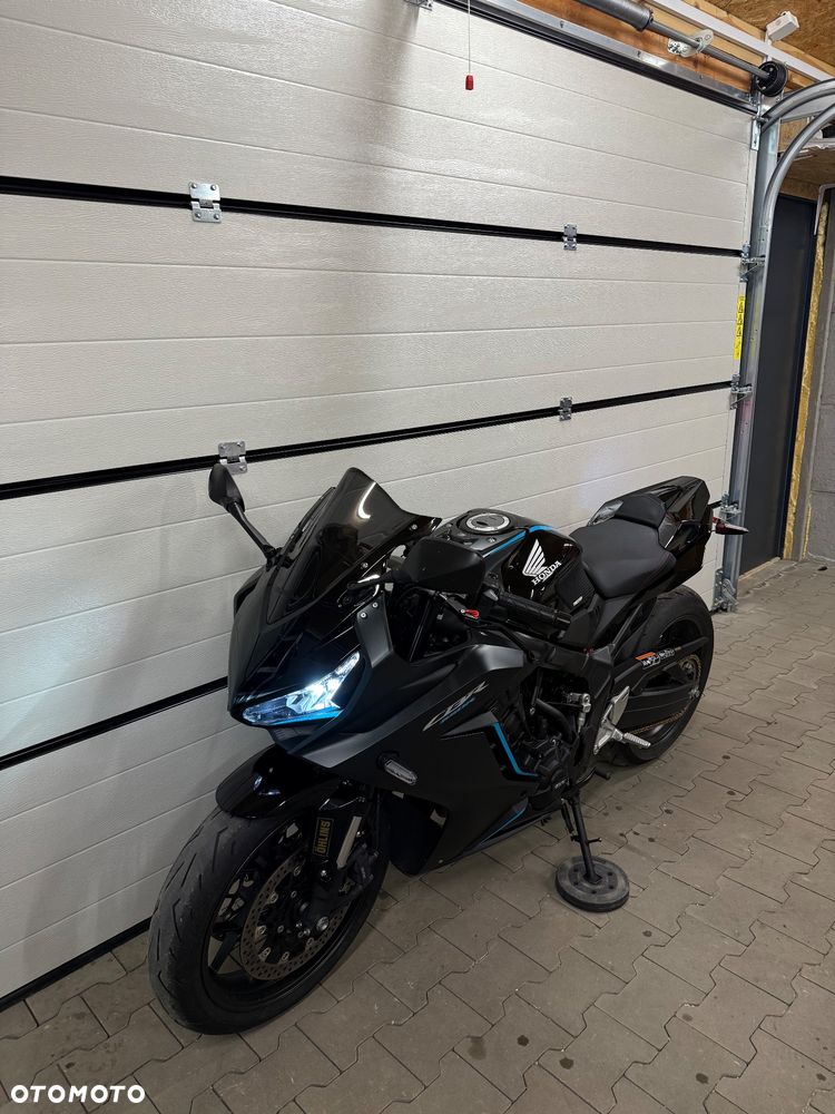 Honda CBR - 9