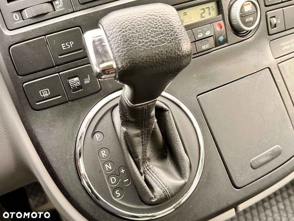 Volkswagen Multivan - 30