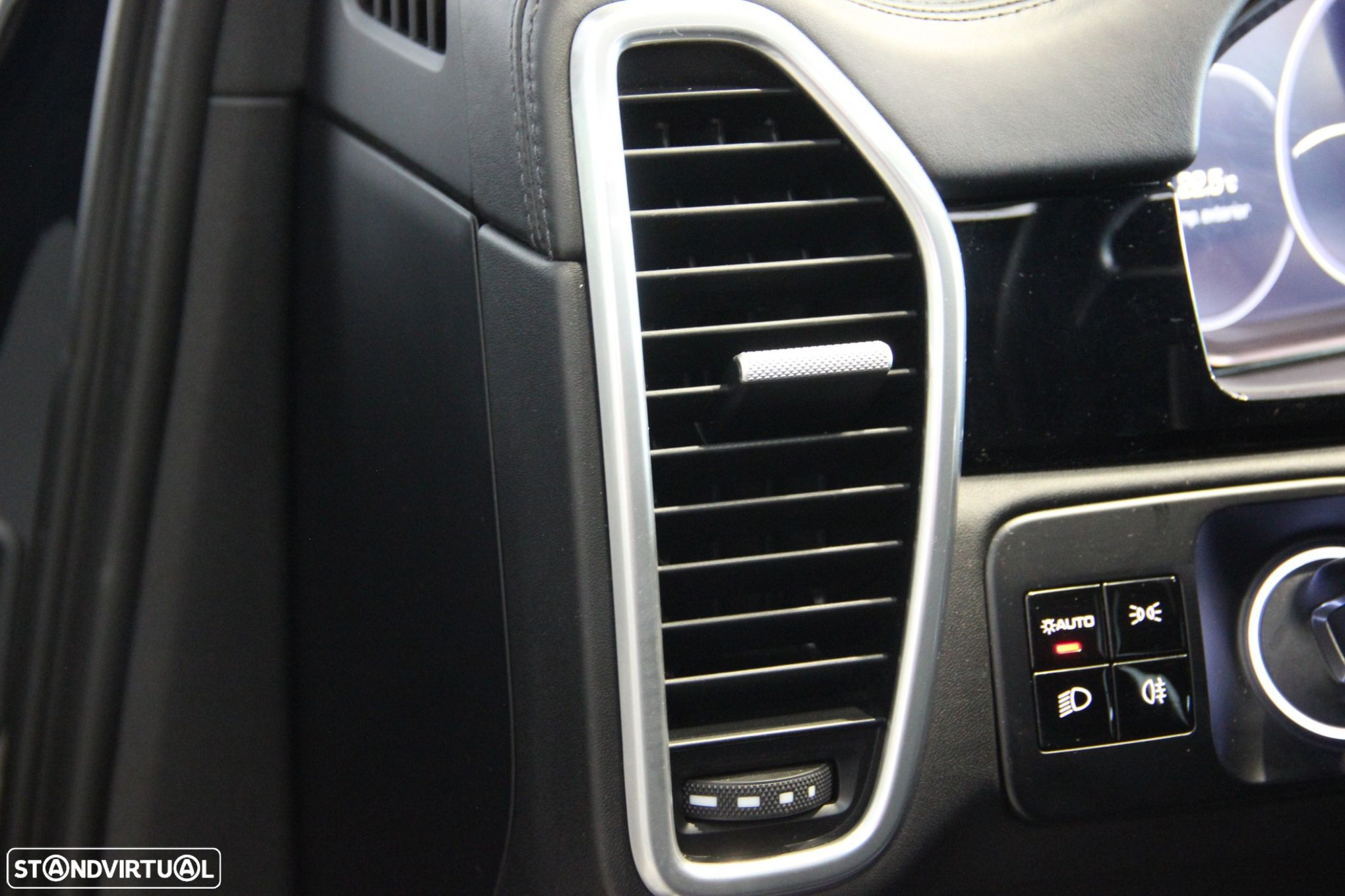 Porsche Cayenne E-Hybrid Platinum Edition - 45