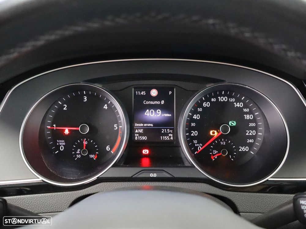 VW Passat Variant 2.0 TDI Business DSG - 14