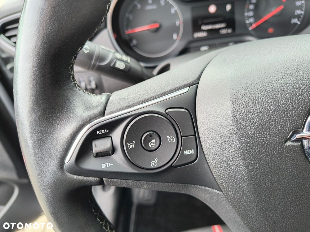 Opel Crossland 1.2 T GS Line - 19