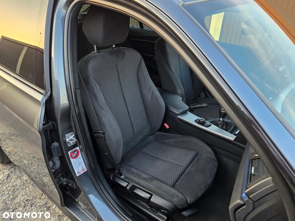 BMW Seria 3 318d DPF Edition Sport - 11