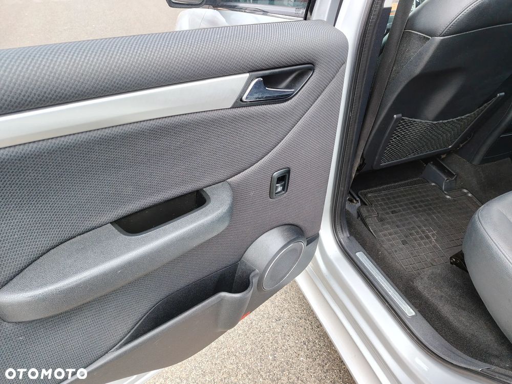 Mercedes-Benz Klasa B 180 CDI Special Edition - 18