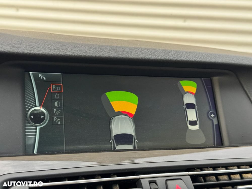 BMW Seria 5 520d Aut. Luxury Line - 24