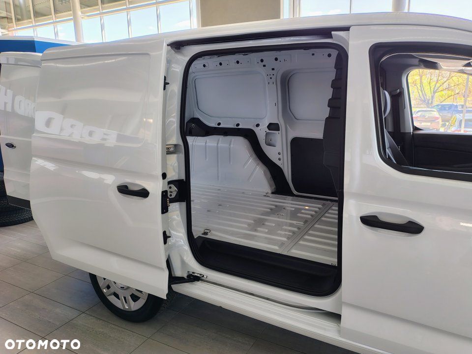 Ford Transit Connect - 8