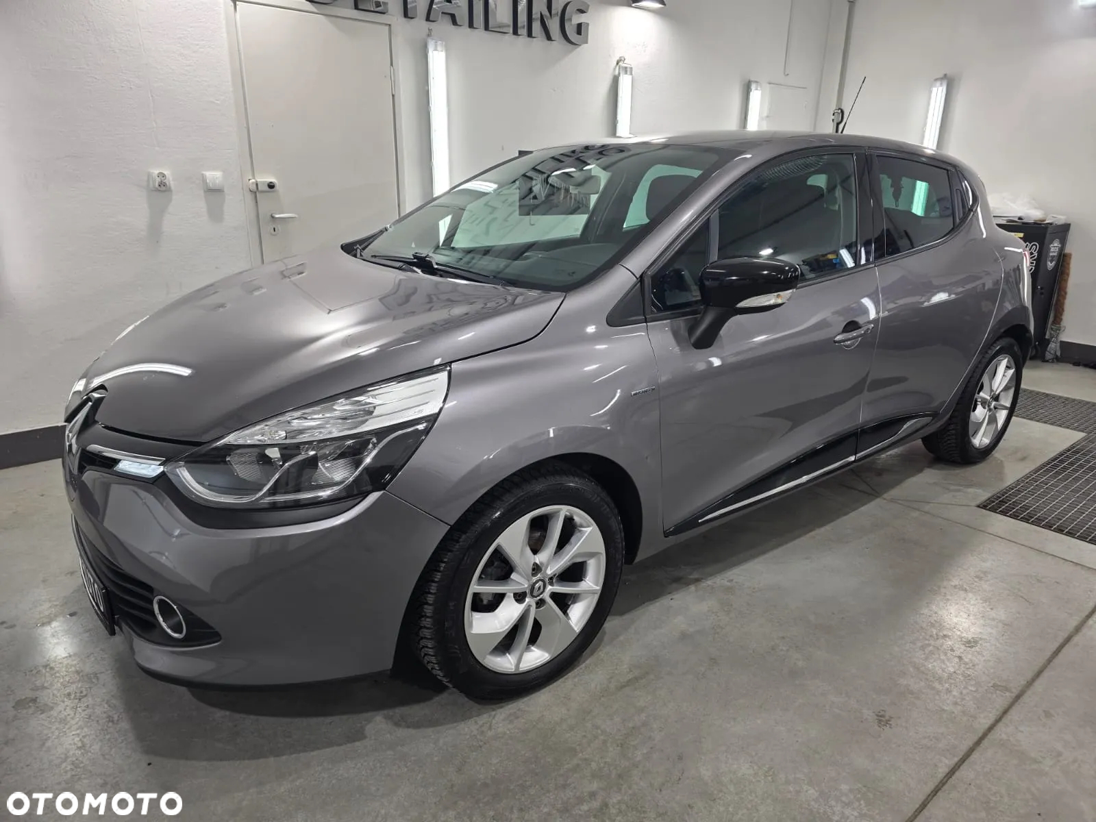 Renault Clio 1.2 16V 75 LIMITED - 3