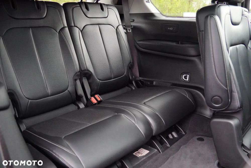 Jeep Grand Cherokee - 36