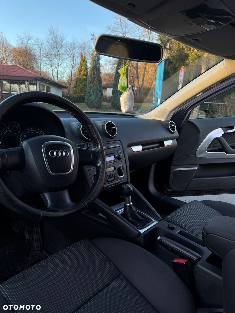 Audi A3 3-drzwiowe 1.6 Ambition - 7