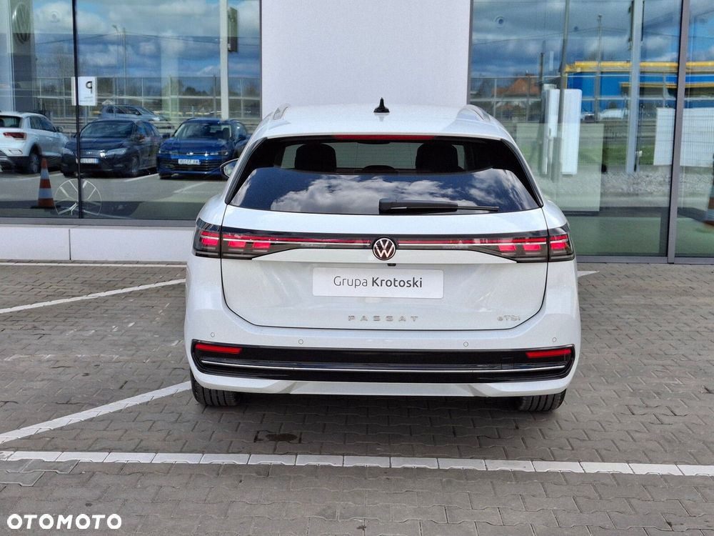 Volkswagen Passat Variant 1.5 TSI EVO Elegance DSG - 6