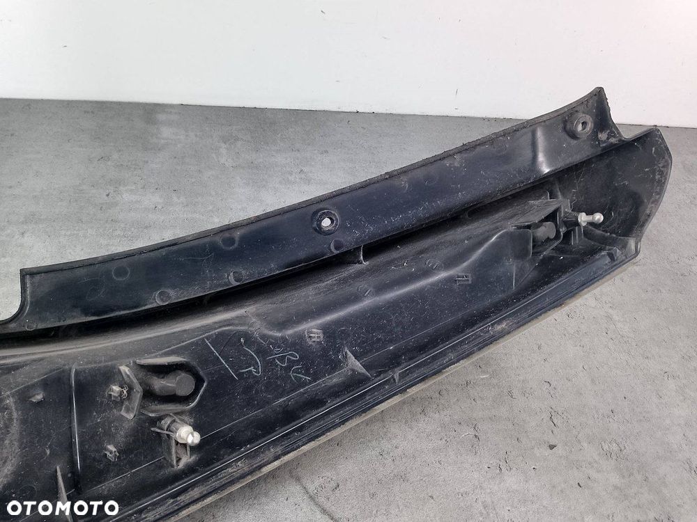 LAMPA TYLNA LEWA MITSUBISHI GRANDIS - 3