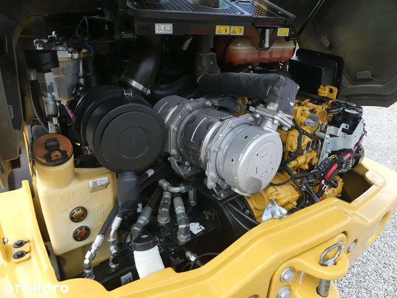 Caterpillar CAT 906M / 2017R / Centralne smarowanie / - 15