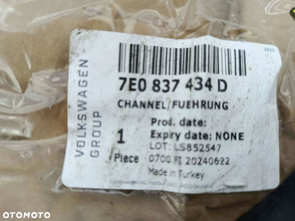 VW T5 USZCZELKA DRZWI PRAWY PRZÓD 7E0837434D - 4