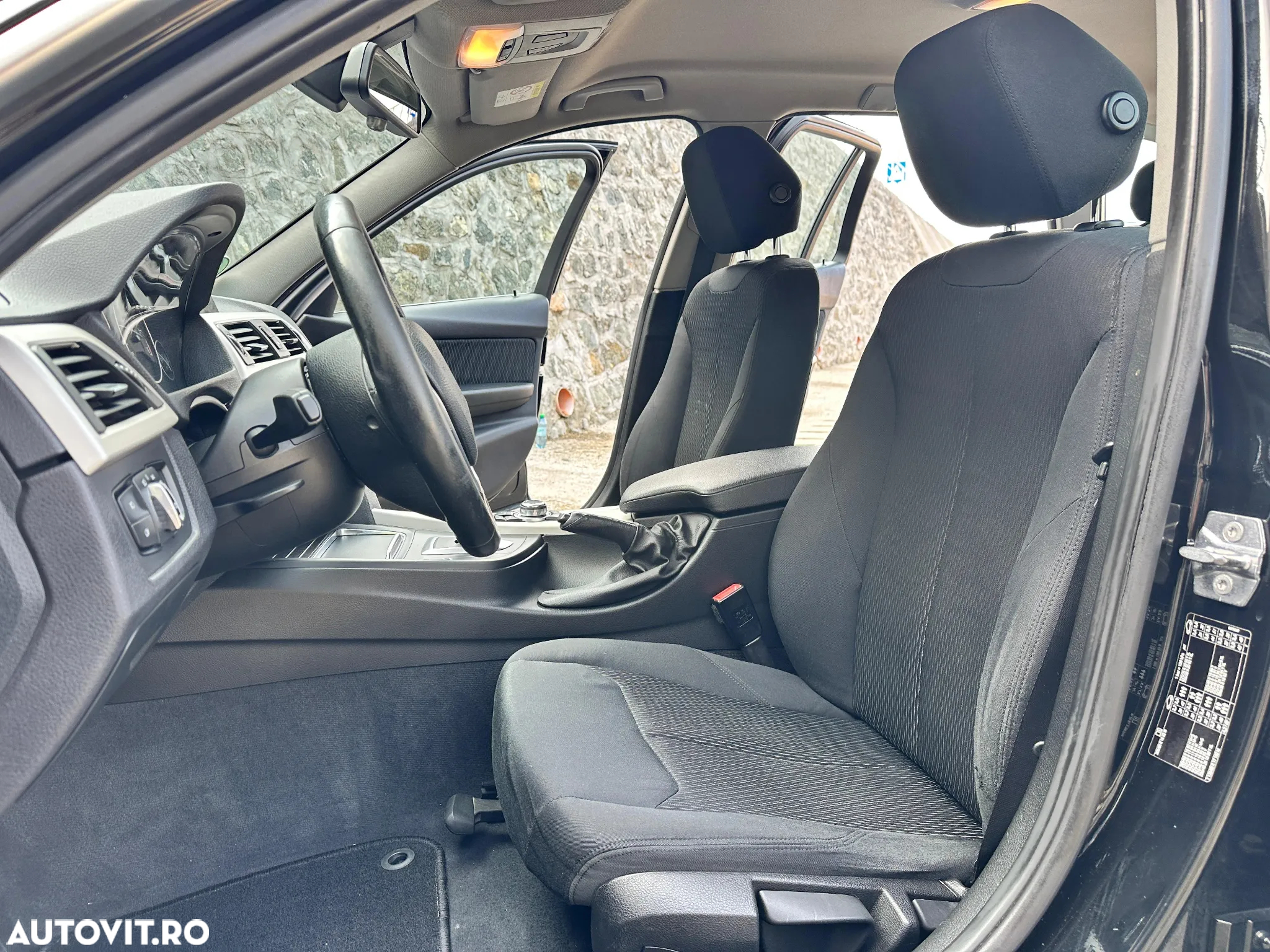 BMW Seria 3 320d Touring Aut. Efficient Dynamics Edition - 29