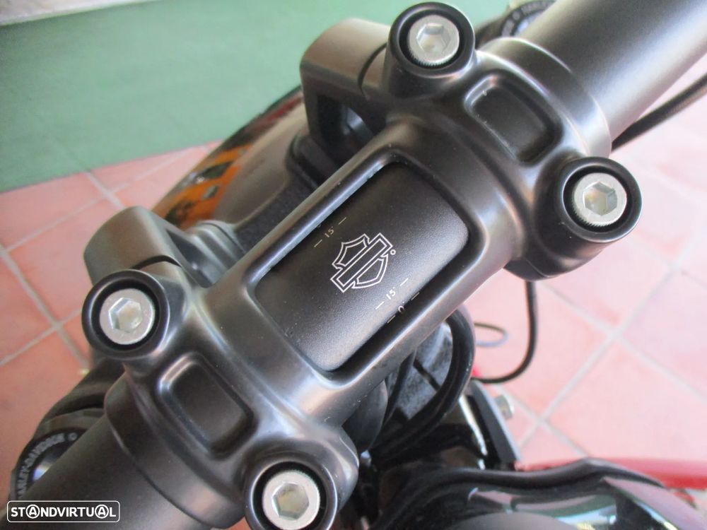 Harley-Davidson Softail 114 FAT BOB - 24