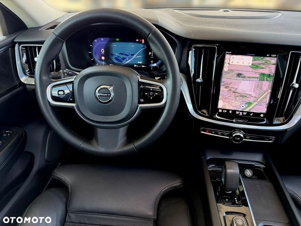 Volvo V60 Cross Country - 18