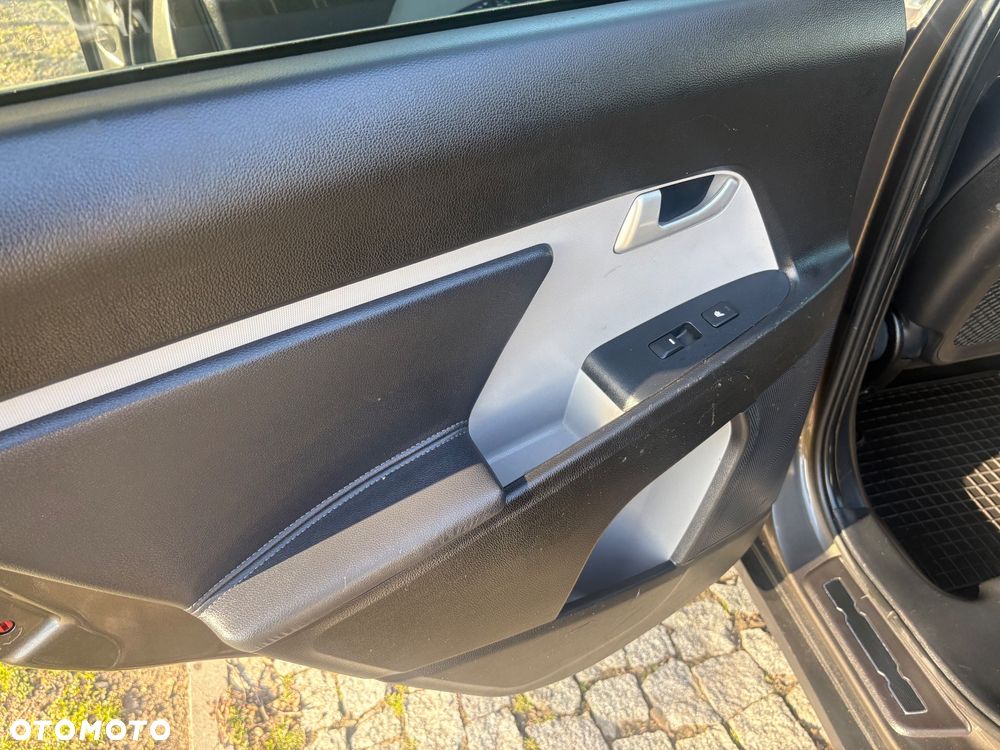 Kia Sportage 2.0 CRDI 4WD Fifa World Cup Edition - 32