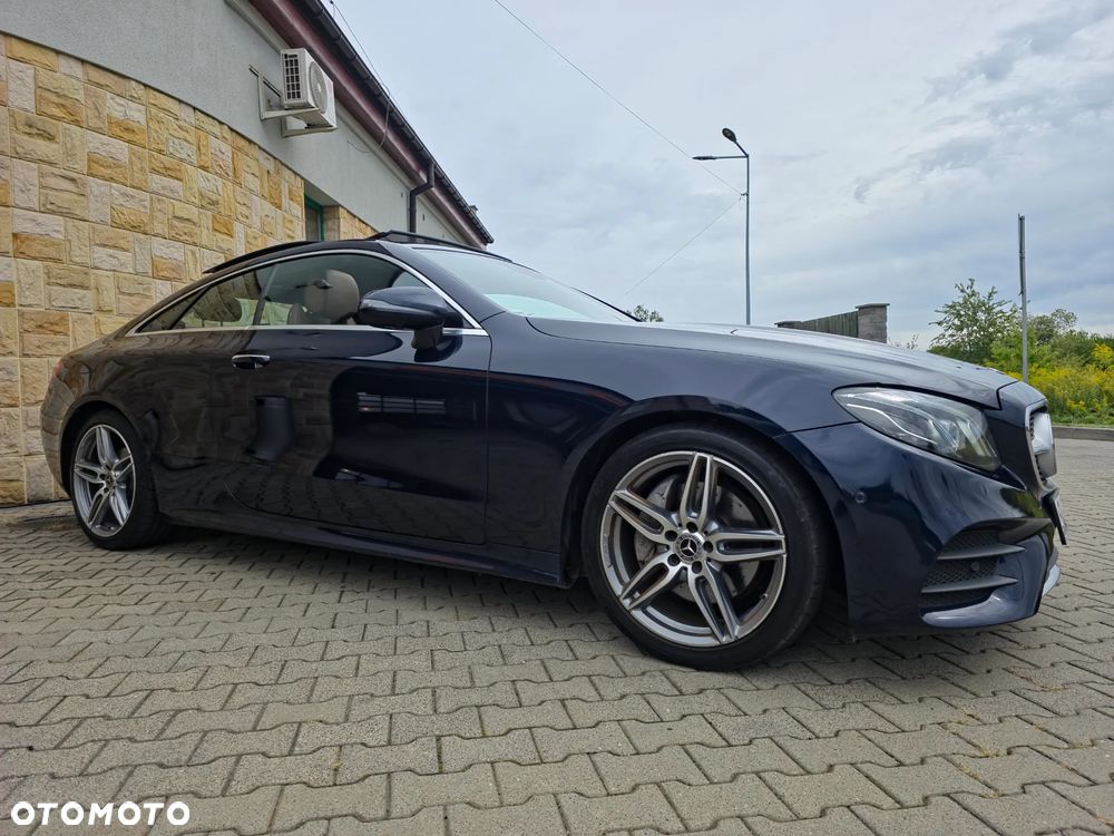 Mercedes-Benz Klasa E 220 d 4-Matic 9G-TRONIC - 23