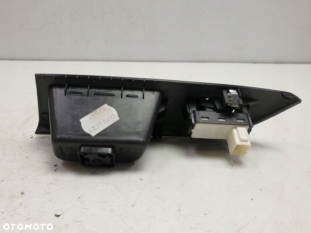 PRAWY PANEL STERWANIA SZYBĄ Opel Corsa F 39176137 tył - 13