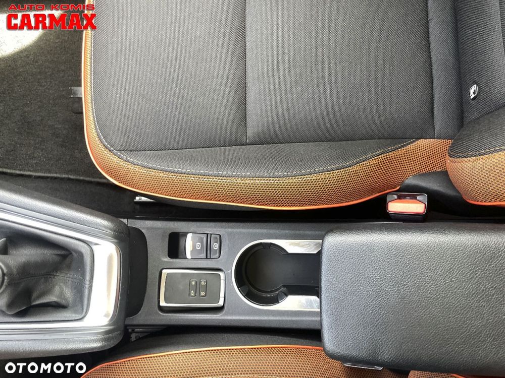 Renault Captur TCe 100 BUSINESS EDITION - 30