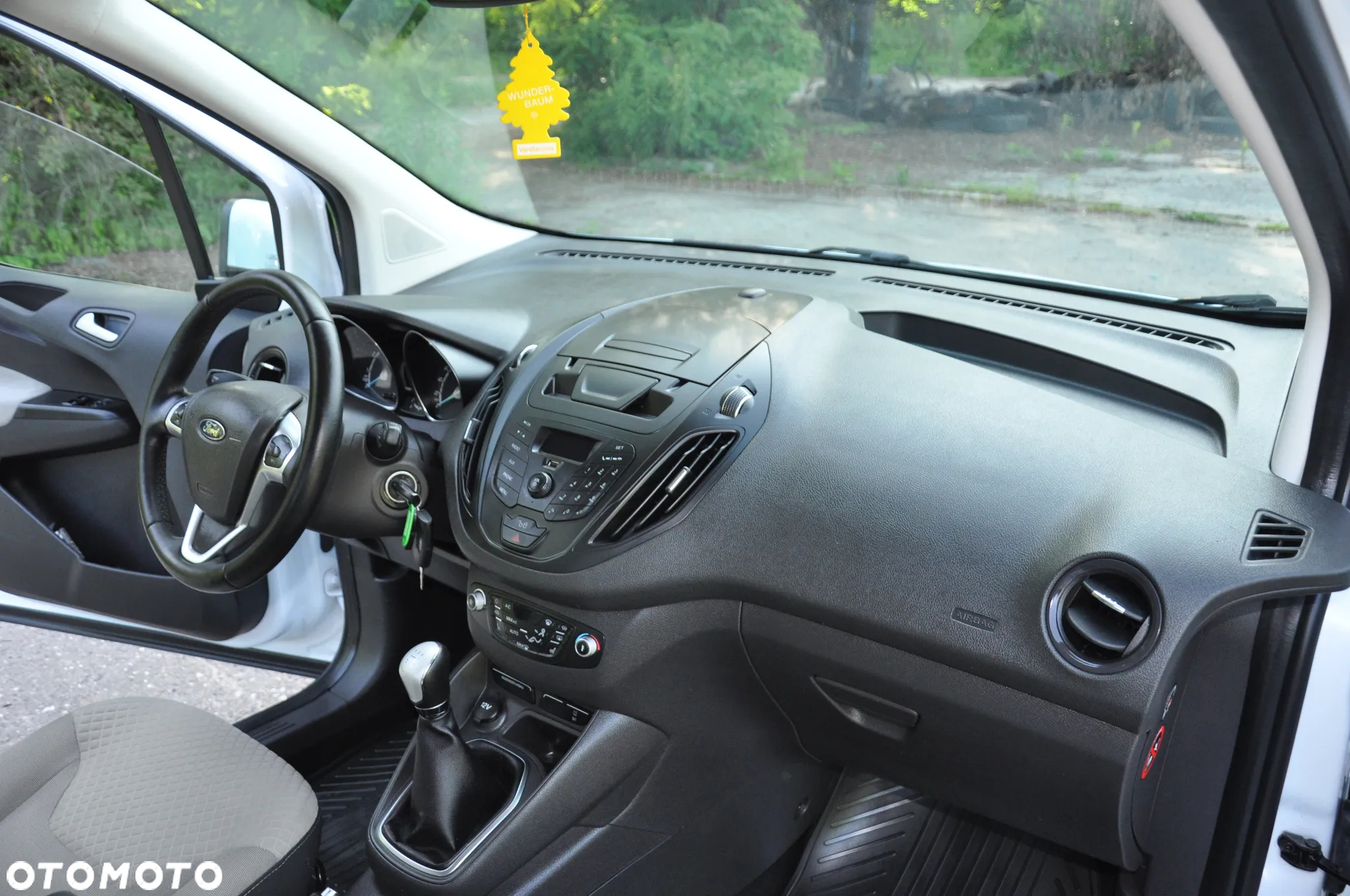 Ford Tourneo Courier - 29