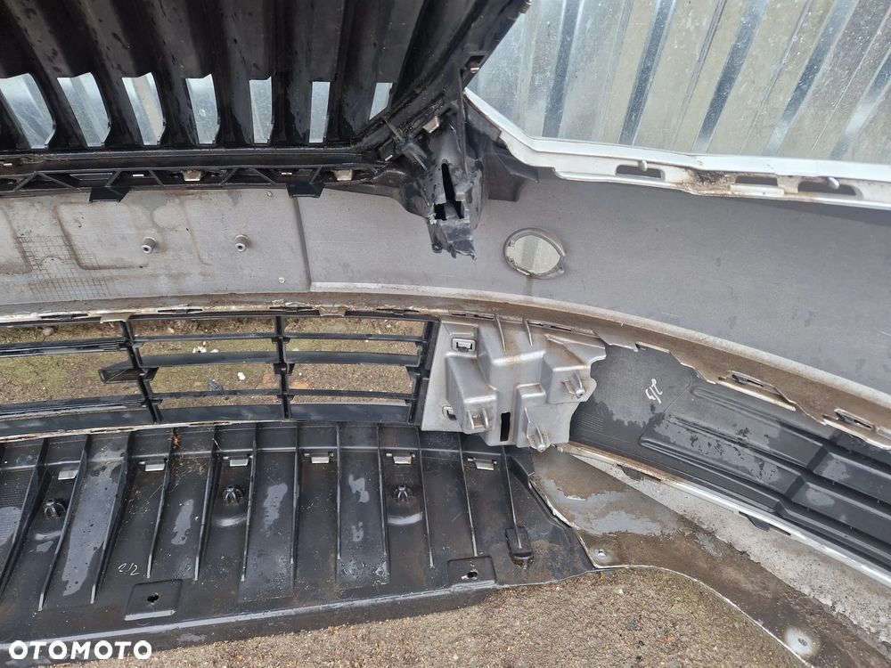 Skoda Fabia 3 6V0 Zderzak przód - 7