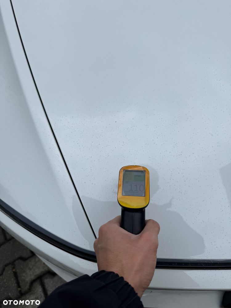 Tesla Model Y - 28