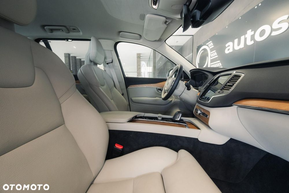 Volvo XC 90 B5 D AWD Momentum Pro - 17