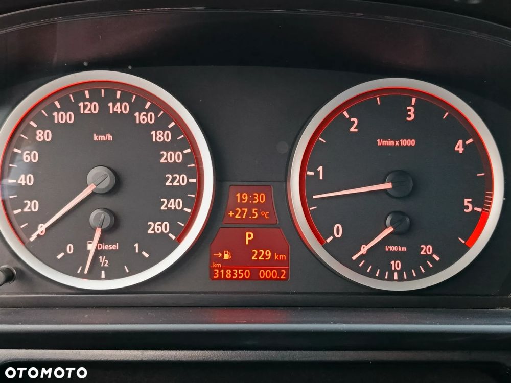 BMW Seria 5 535d Touring - 32