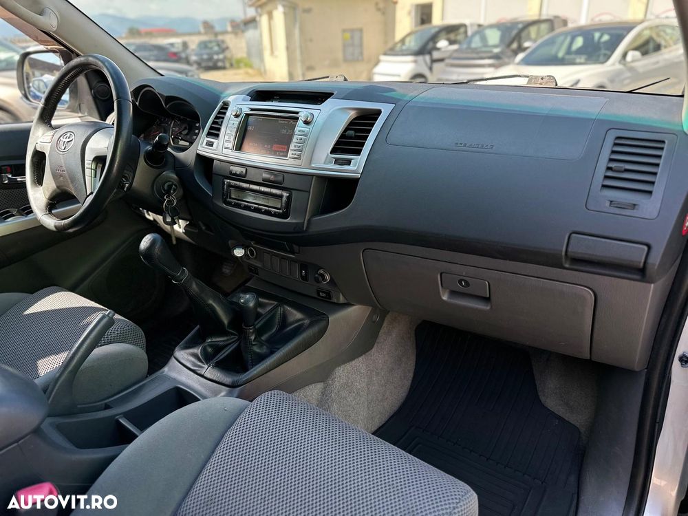 Toyota Hilux - 7