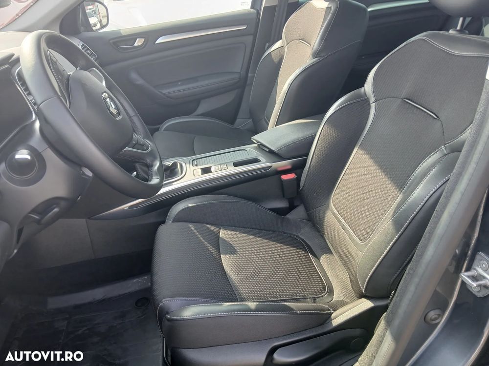 Renault Megane TCe 140 GPF Techno - 9