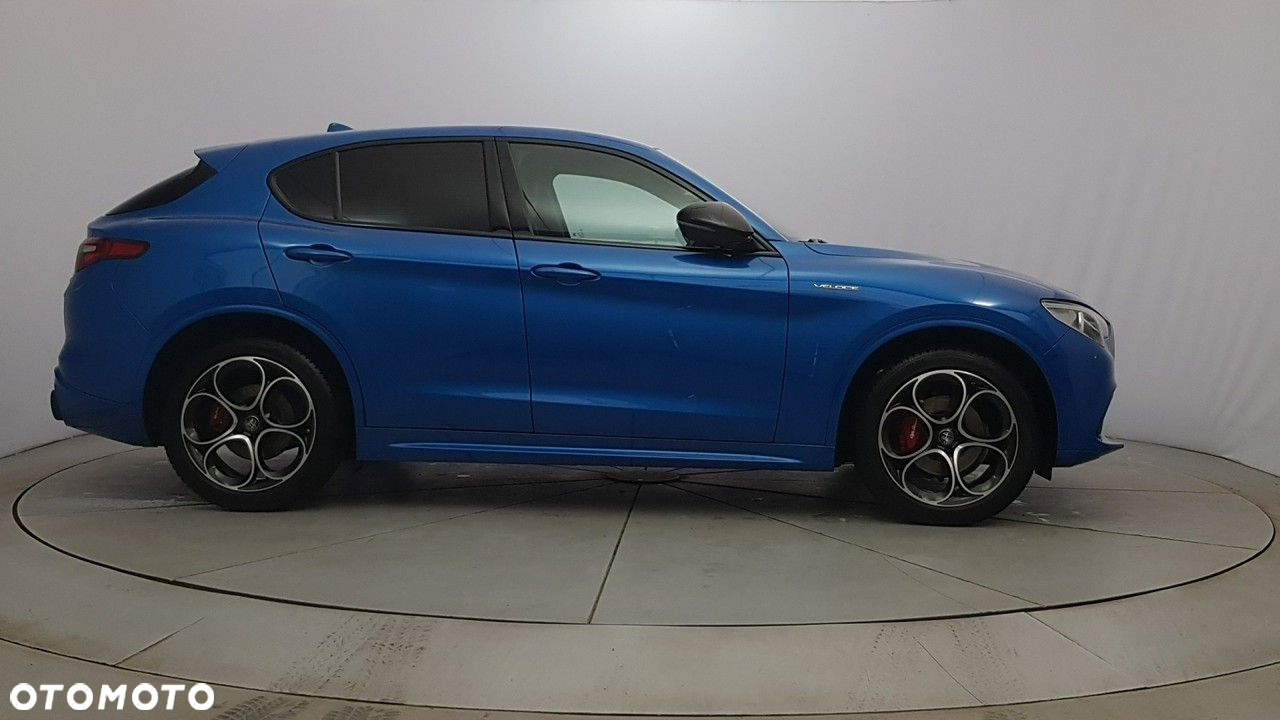 Alfa Romeo Stelvio - 8