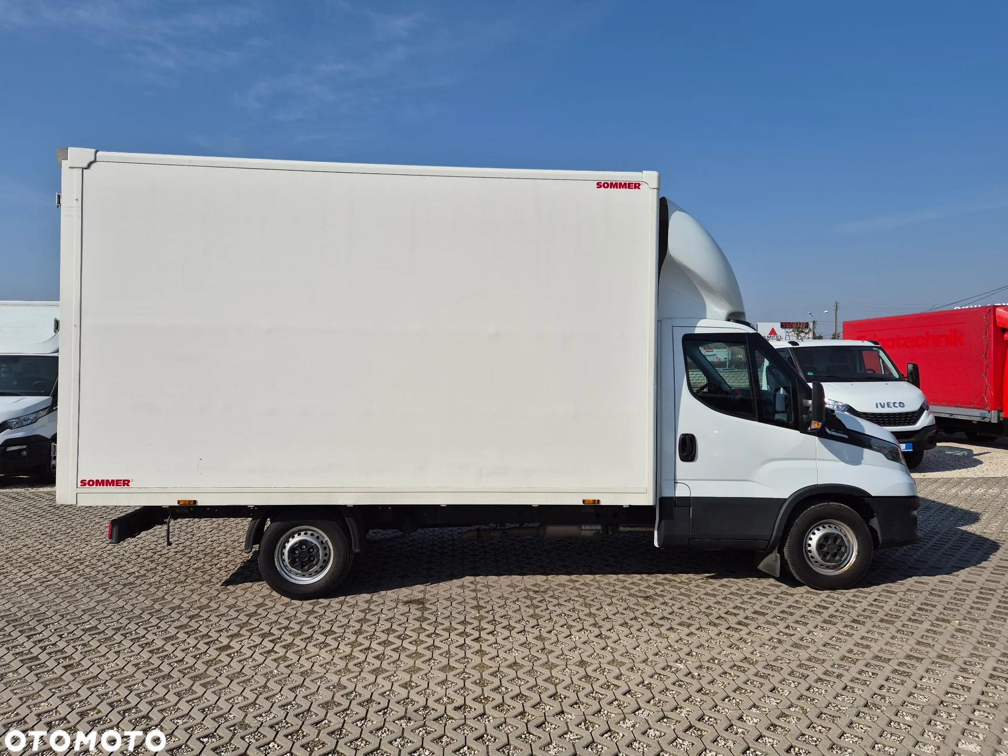 Iveco Daily 35S14 Hi-Matic, kontener 8PAL, klimatyzacja - 4